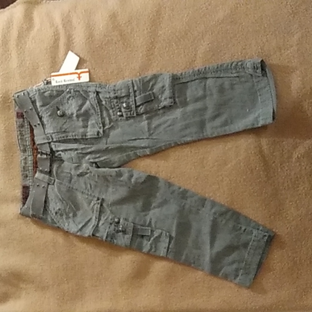 Rock Revival,24, Grey